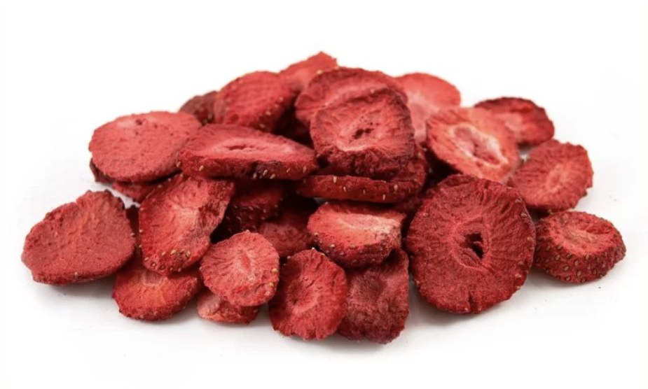 Freeze-dried strawberry slices