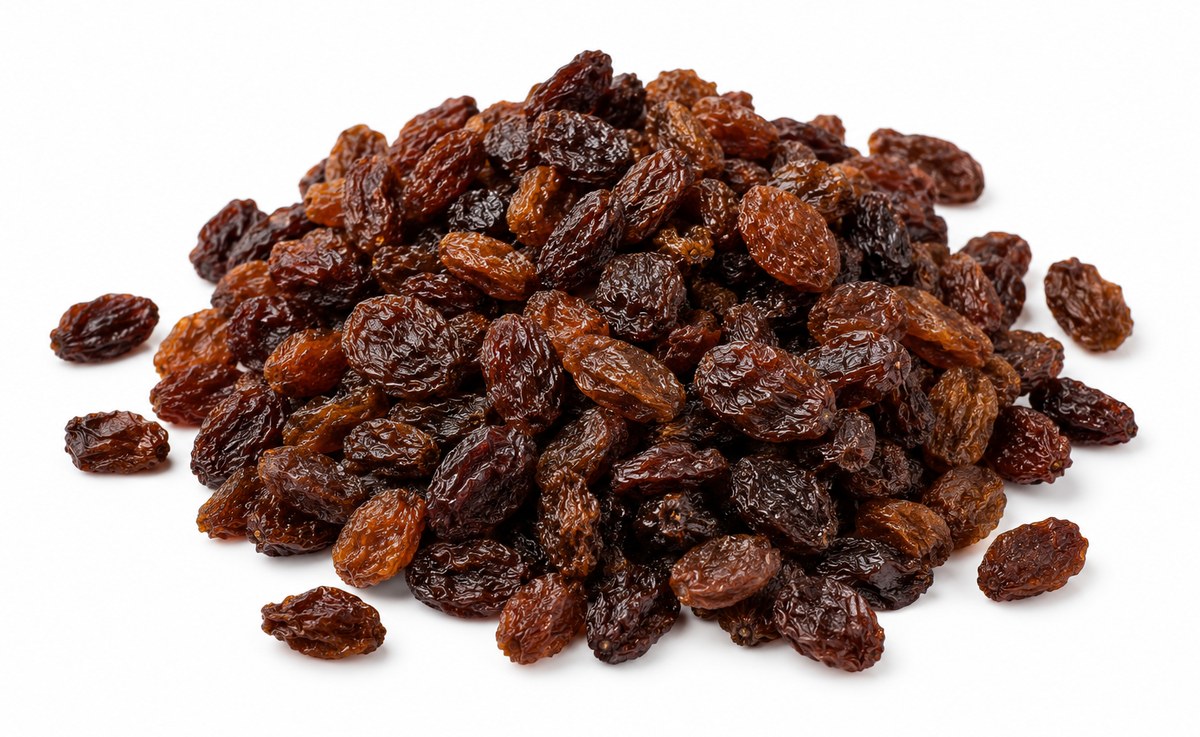 A pile of dark sun-dried raisins
